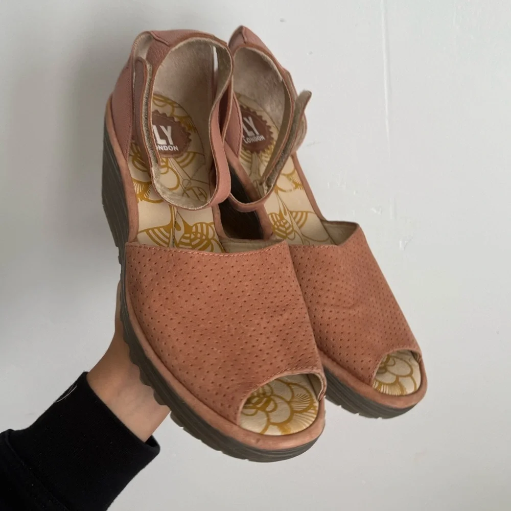 Fly London Peep-Toe Wedge Sandals Pink Leather Platform Size 40 (9–9.5)